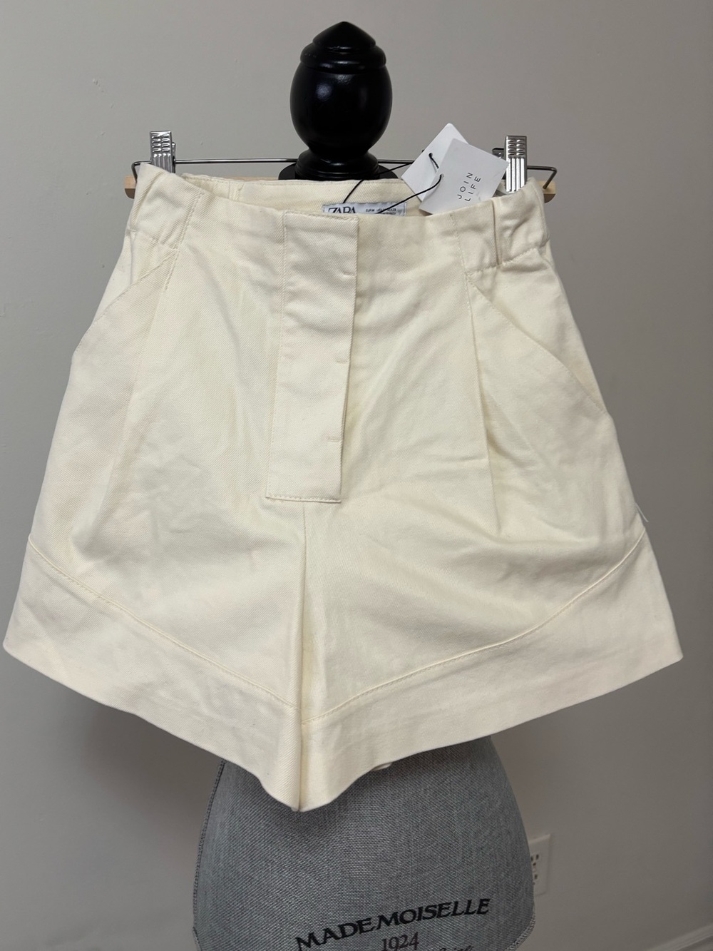 Zara High-Rise Cream Women’s Shorts